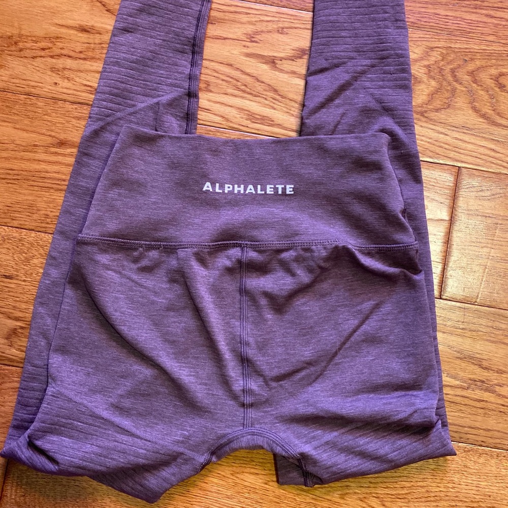 Alphalete moon small
